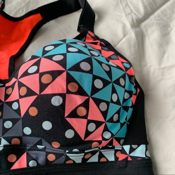 Victoria Secret Sports Bra - Picture 6 of 6